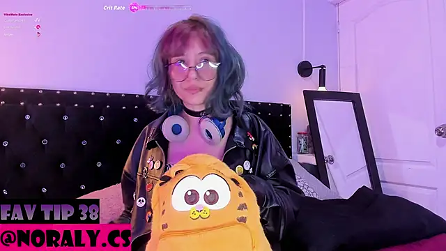 Snapshot of hey_noraly chatting on 18, 4, 2026 hey noraly online show from 18, 4, 2026