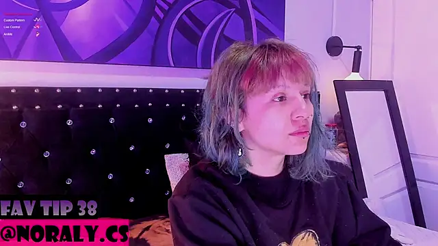 Snapshot of hey_noraly chatting on 15, 5, 2026 hey noraly online show from 15, 5, 2026