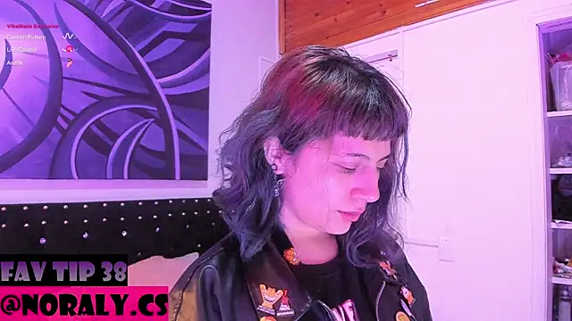Snapshot of hey_noraly chatting on 24, 6, 2026 hey noraly online show from 24, 6, 2026