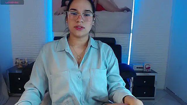 Snapshot of Lolitta_xxx chatting on 21, 12, 2025 Lolitta xxx online show from 21, 12, 2025