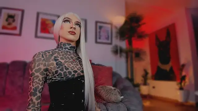 Taylor  foxxx online show from 4, 7, 2026