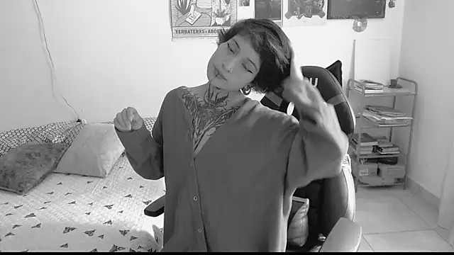 Snapshot of _Apola_77 chatting on 5, 2, 2025  Apola 77 online show from 5, 2, 2025