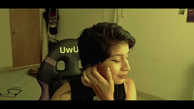 Snapshot of _Apola_77 chatting on 13, 3, 2025  Apola 77 online show from 13, 3, 2025