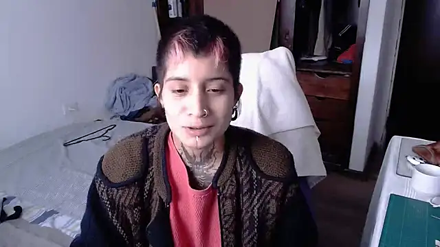 Snapshot of _Apola_77 chatting on 4, 10, 2025  Apola 77 online show from 4, 10, 2025