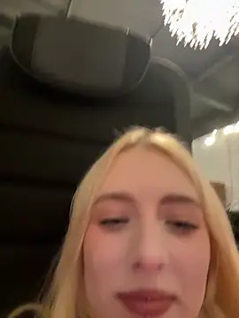 Crayzy Luv online show from 1, 11, 2025