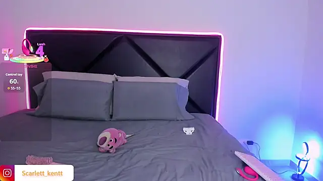 Snapshot of ScarlettAndClark chatting on 6, 1, 2026 ScarlettAndClark online show from 6, 1, 2026