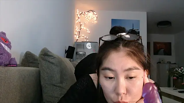 Snapshot of Kunimitsuu_ chatting on 3, 10, 2025 Kunimitsuu  online show from 3, 10, 2025