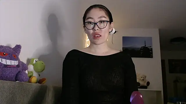 Snapshot of Kunimitsuu_ chatting on 11, 10, 2025 Kunimitsuu  online show from 11, 10, 2025