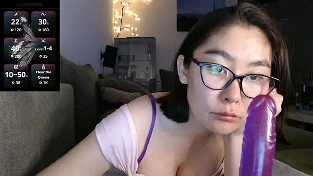 Snapshot of Kunimitsuu_ chatting on 18, 10, 2025 Kunimitsuu  online show from 18, 10, 2025