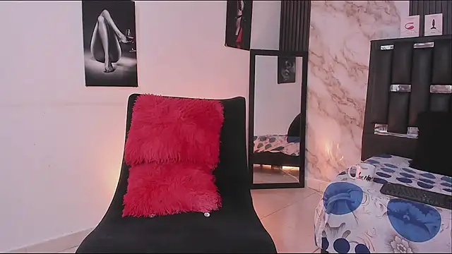 Snapshot of katherina_diaz chatting on 12, 2, 2026 katherina diaz online show from 12, 2, 2026