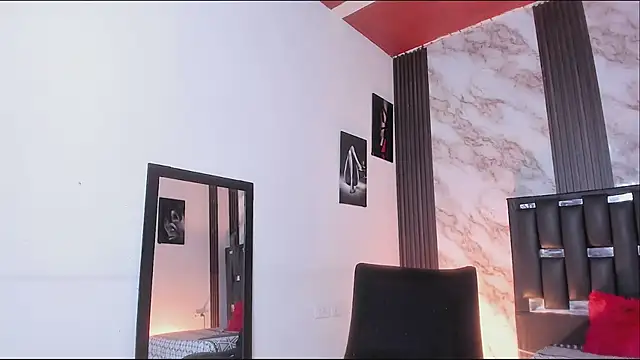 Snapshot of katherina_diaz chatting on 1, 7, 2026 katherina diaz online show from 1, 7, 2026