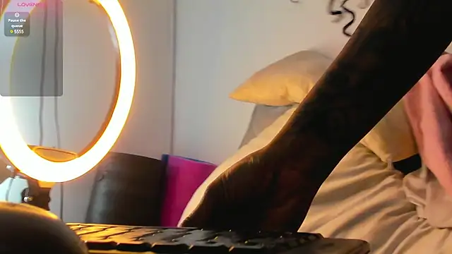 Alejandra Dunn online show from 25, 2, 2025