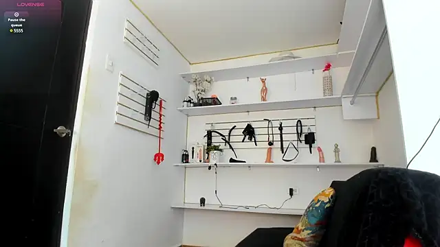 Alejandra Dunn online show from 5, 3, 2025