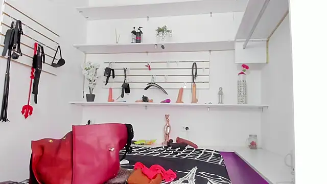 Alejandra Dunn online show from 1, 10, 2025