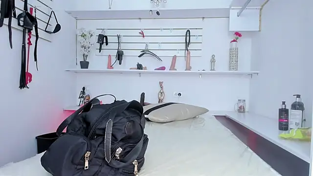 Alejandra Dunn online show from 4, 10, 2025