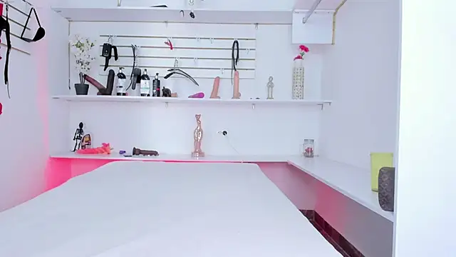 Alejandra Dunn online show from 9, 10, 2025