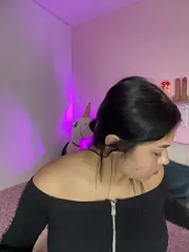 Oriana Guzman online show from 9, 11, 2025