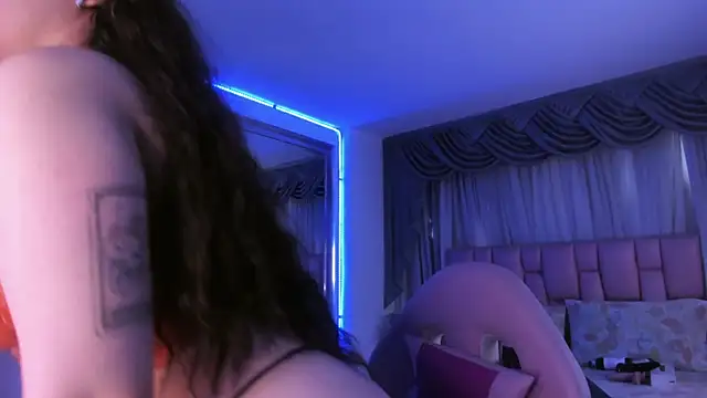 albaismynameX online show from 4, 12, 2024
