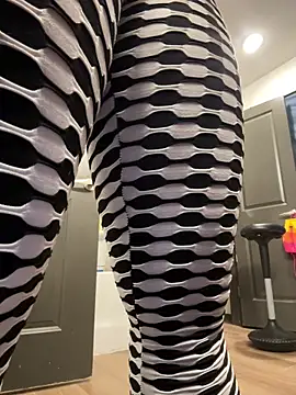 Snapshot of SexyB214 chatting on 12, 10, 2025 SexyB214 online show from 12, 10, 2025