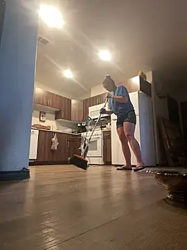 Snapshot of SexyB214 chatting on 30, 10, 2025 SexyB214 online show from 30, 10, 2025