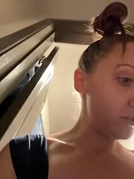 Snapshot of SexyB214 chatting on 5, 11, 2025 SexyB214 online show from 5, 11, 2025