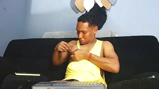 Snapshot of Grandeygruesa1 chatting on 5, 12, 2025 Grandeygruesa1 online show from 5, 12, 2025