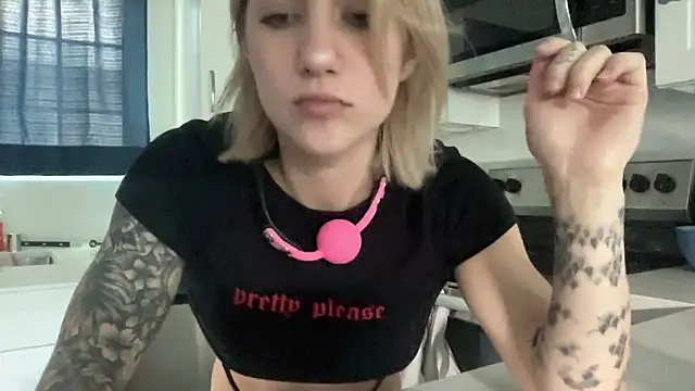 NatalieKneals online show from 5, 1, 2026