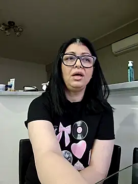 Snapshot of Milf_Abigail chatting on 2, 3, 2026 Milf Abigail online show from 2, 3, 2026