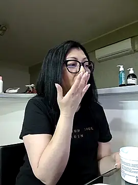 Snapshot of Milf_Abigail chatting on 27, 3, 2026 Milf Abigail online show from 27, 3, 2026