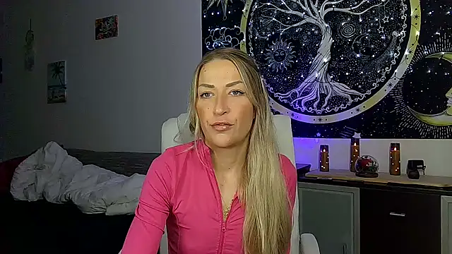 SexxyLiviaa online show from 28, 10, 2025