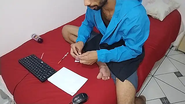 Snapshot of UncutToyBoy23cm chatting on 11, 3, 2025 UncutToyBoy23cm online show from 11, 3, 2025