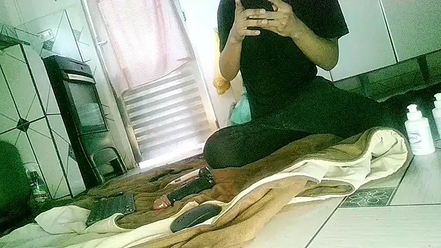 Snapshot of UncutToyBoy23cm chatting on 21, 10, 2025 UncutToyBoy23cm online show from 21, 10, 2025