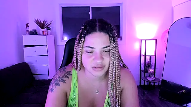 Snapshot of MelSaunders chatting on 3, 11, 2025 MelSaunders online show from 3, 11, 2025