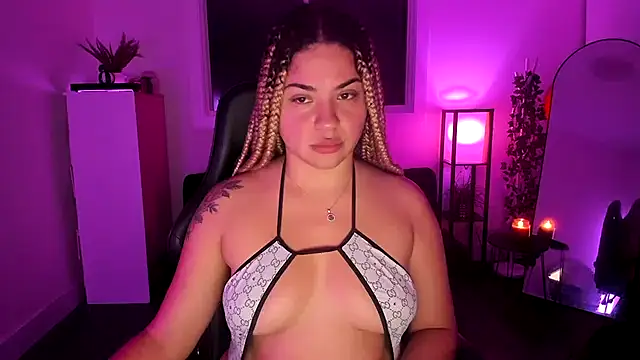 Snapshot of MelSaunders chatting on 6, 11, 2025 MelSaunders online show from 6, 11, 2025