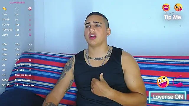 Latino Junge online show from 7, 12, 2024