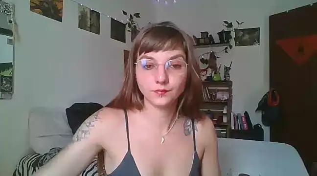 Snapshot of SweetyBabyDemon chatting on 12, 12, 2024 SweetyBabyDemon online show from 12, 12, 2024