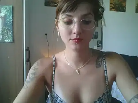 Snapshot of SweetyBabyDemon chatting on 12, 1, 2025 SweetyBabyDemon online show from 12, 1, 2025