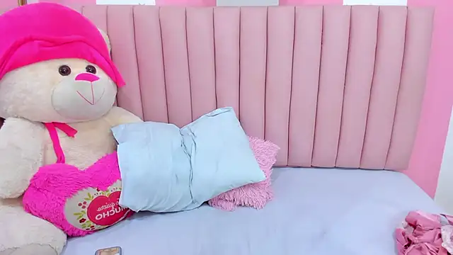 ISABELLA 020 online show from 2, 12, 2025