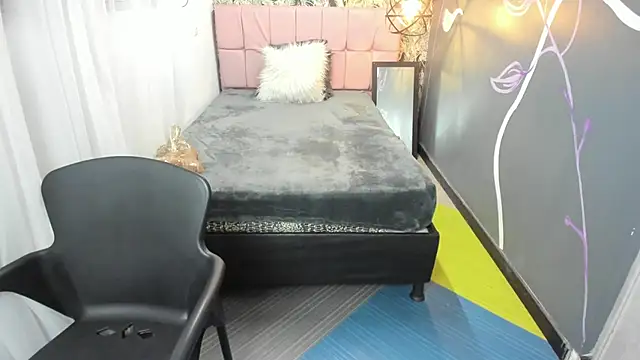 Snapshot of EmmaaEvans_ chatting on 27, 1, 2025 EmmaaEvans online show from 27, 1, 2025