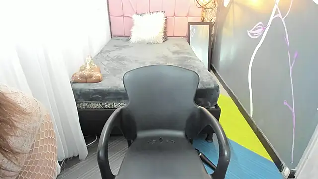 Snapshot of EmmaaEvans_ chatting on 27, 1, 2025 EmmaaEvans online show from 27, 1, 2025