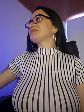 preetypeach online show from 10, 2, 2026