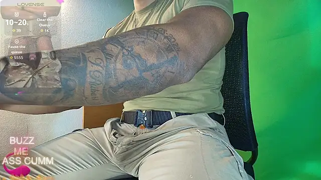 Snapshot of hot_black3 chatting on 16, 2, 2026 hot black3 online show from 16, 2, 2026