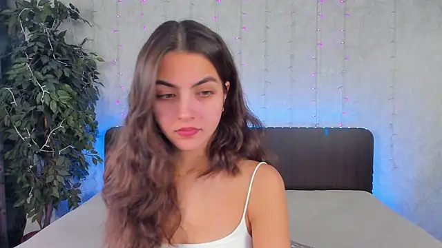 Snapshot of Milana_Crystal_ chatting on 5, 12, 2024 Milana Crystal online show from 5, 12, 2024