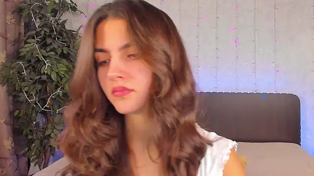 Snapshot of Milana_Crystal_ chatting on 10, 12, 2024 Milana Crystal online show from 10, 12, 2024