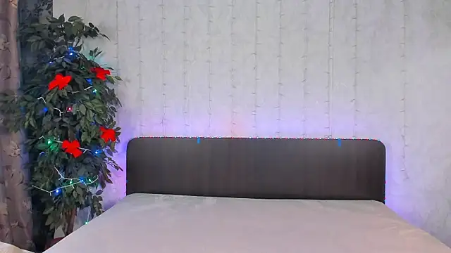 Snapshot of Milana_Crystal_ chatting on 19, 12, 2024 Milana Crystal online show from 19, 12, 2024