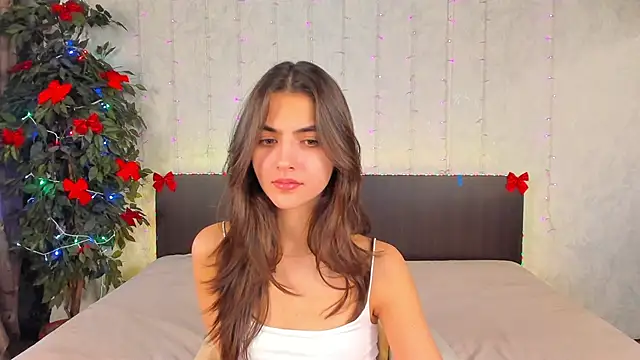 Snapshot of Milana_Crystal_ chatting on 3, 1, 2025 Milana Crystal online show from 3, 1, 2025