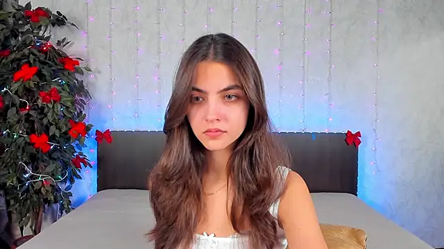 Snapshot of Milana_Crystal_ chatting on 12, 1, 2025 Milana Crystal online show from 12, 1, 2025