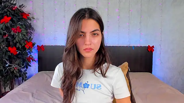 Snapshot of Milana_Crystal_ chatting on 13, 1, 2025 Milana Crystal online show from 13, 1, 2025