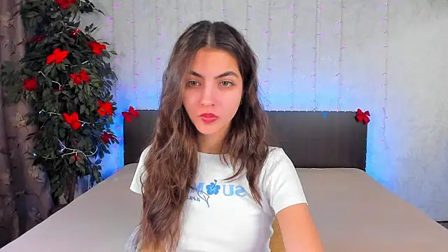 Snapshot of Milana_Crystal_ chatting on 24, 1, 2025 Milana Crystal online show from 24, 1, 2025