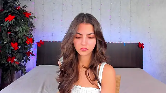 Snapshot of Milana_Crystal_ chatting on 28, 1, 2025 Milana Crystal online show from 28, 1, 2025